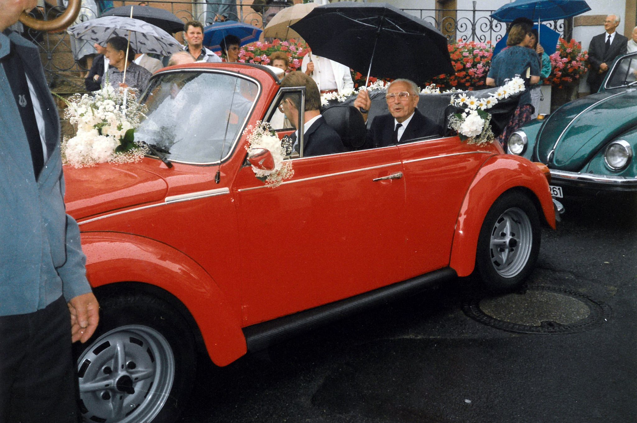 Festzug nach dem Jubiläumsgottesdienst 100 Jahre Gesangverein Röllfeld